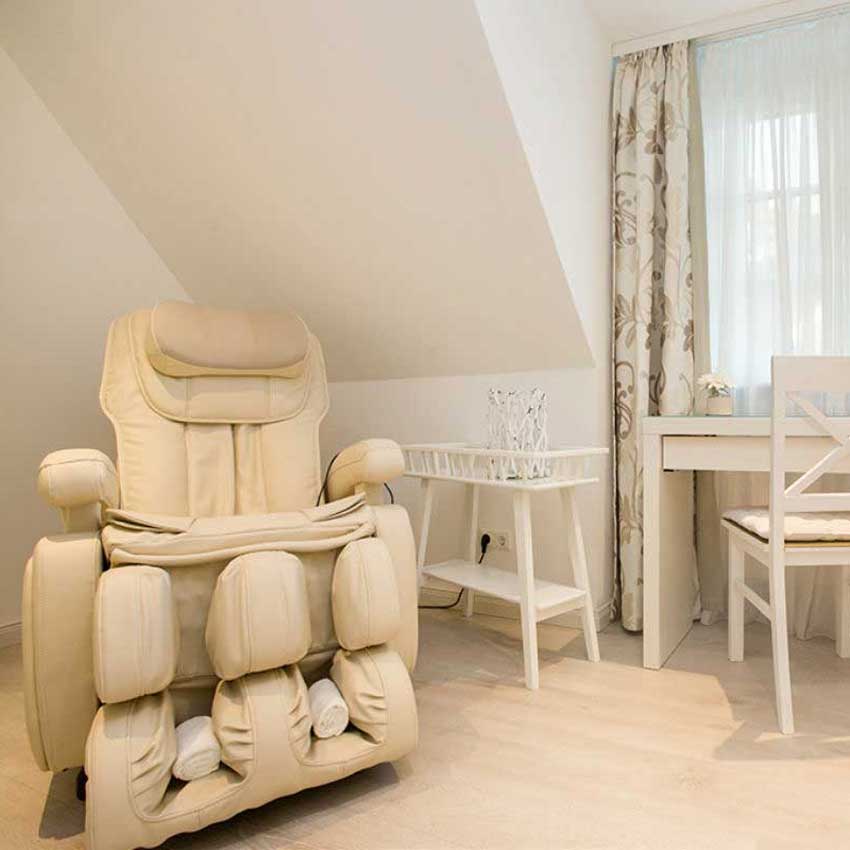 Ferienhaus-Zingster-Perle-3_Massagesessel-Ferienhaus-Perlen-der-Ostsee-Zingst-Perle-03-850
